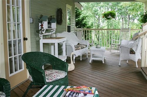 Alpine Haus Bed & Breakfast Inn Vernon Buitenkant foto