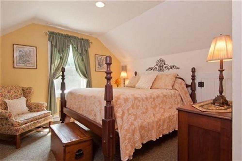 Alpine Haus Bed & Breakfast Inn Vernon Buitenkant foto